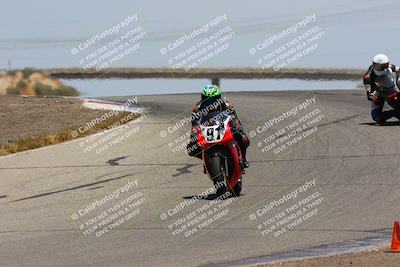 media/May-22-2023-Fastrack Riders (Mon) [[ae7626d9d8]]/Level 2/1230pm (Outside Grapevine)/